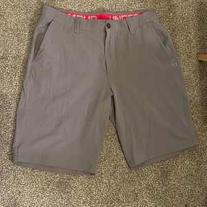 Men’s Under Armour golf shorts